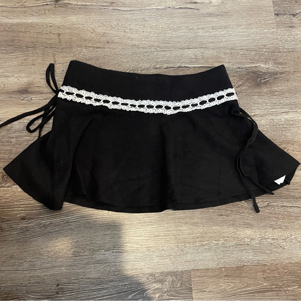 Edikted - Khloe Lacey Ribbon Knit Mini Skirt